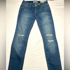 Guess Medium Rise Skinny Ripped Jeans Size 27